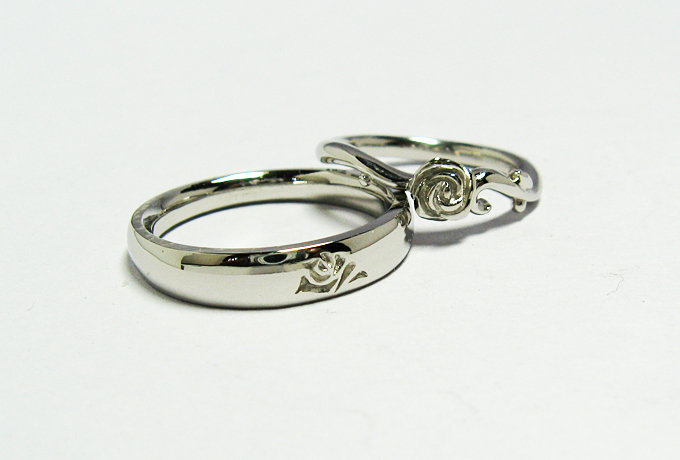 「バラ」のオーダーメイド結婚指輪（マリッジリング）